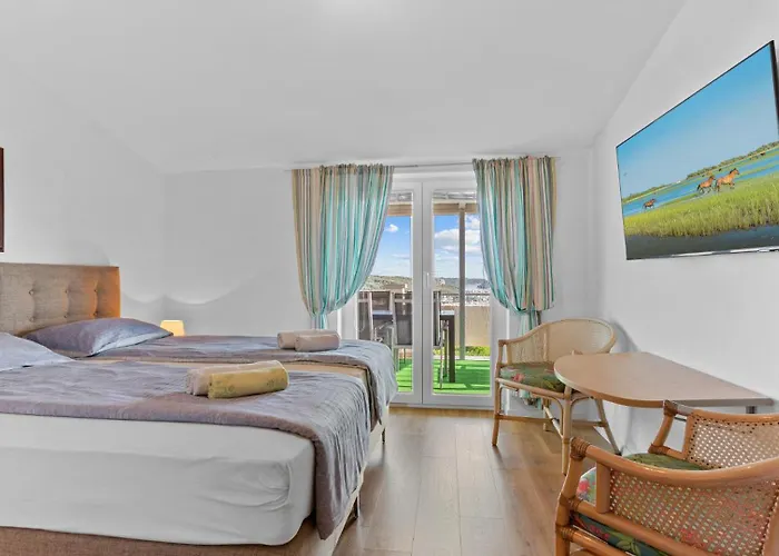 Petrinic-sea View & Pool By Guide Pula