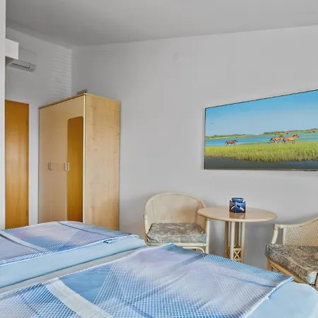 Petrinic-sea View & Pool By Guide Appartamento *