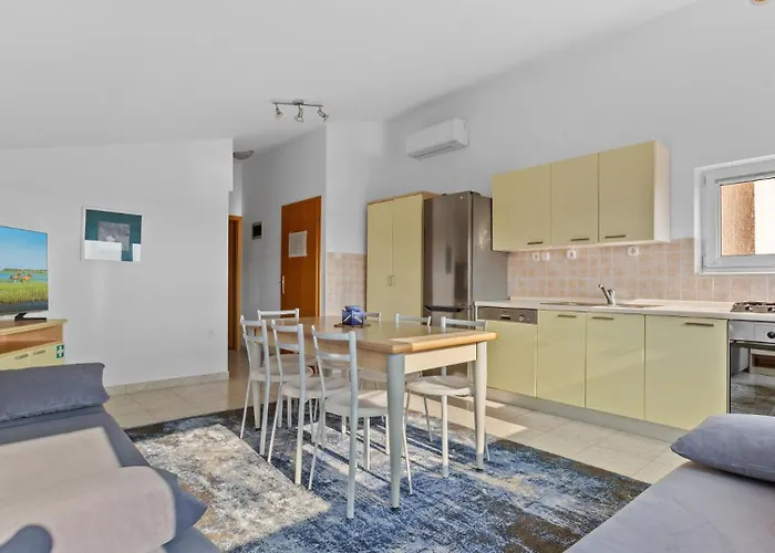 Apartment Petrinic-sea View & Pool By Guide