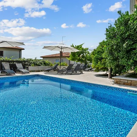 公寓 Petrinic-sea View & Pool By Guide